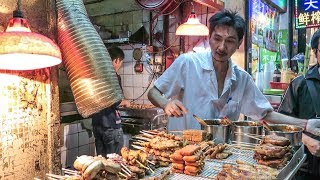 Hong Kong Street Food. A Walk Around the Stalls and Restaurants of Kowloon