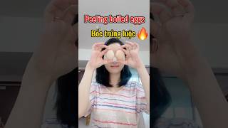 Peeling Boiled Eggs. Bóc Trứng Luộc