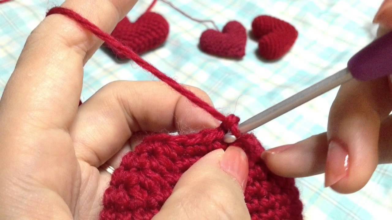 かぎ針編みで 可愛いハートの小物7選 編み方 編み図 Handful ハンドフル