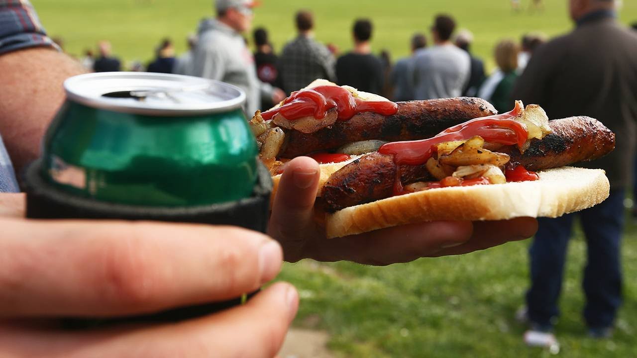 Pulling Together a Fourth of July Picnic Will Cost Less This Year