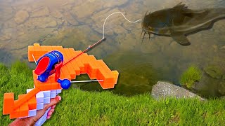 PESCANDO PEIXES com BESTA CROSSBOW de BRINQUEDO no LAGO