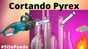 ¿Qué materiales se usan para hacer vidrio soplado?