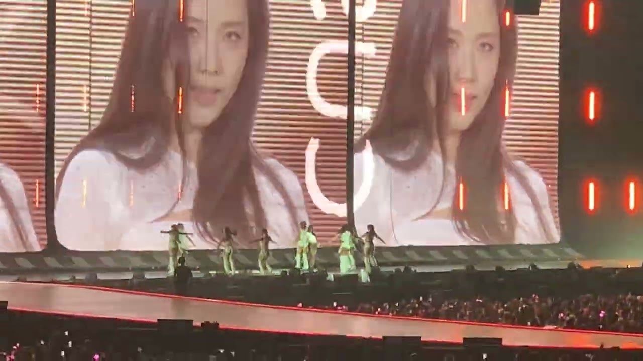 JISOO BLACKPINK - HUGS AND KISSES - EARTHQUAKE - DEADLINE WORLDTOUR SINGAPORE - DAY 3