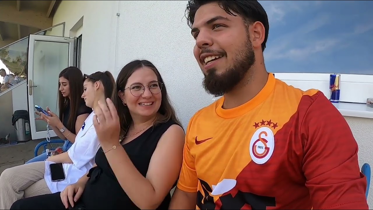 Fußball tunier rassiert[alles nur spass]