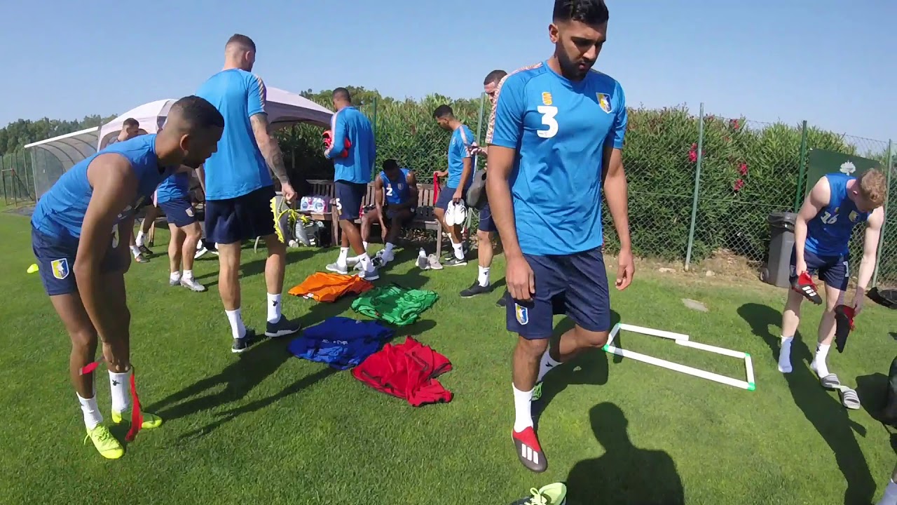 camera iphone 8 plus apk Stags in Portugal - with Otis Khan