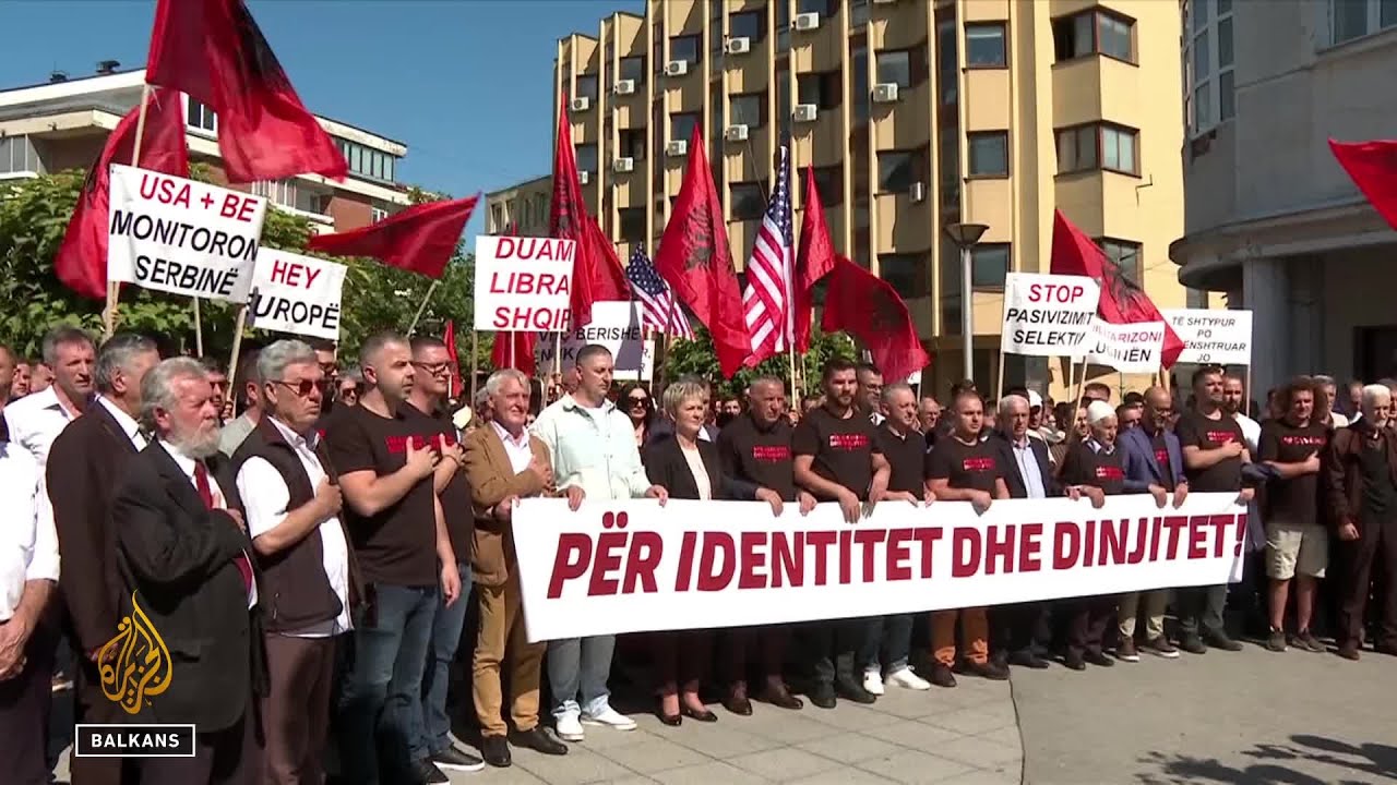 يتظاهر الألبان في بريشيفو مطالبين بتحسين وضع الأقلية القومية.