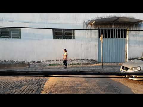 ATÉ QUANDO? FIOS QUASE ARRASTANDO NO CHÃO NO CENTRO DE BONFIM