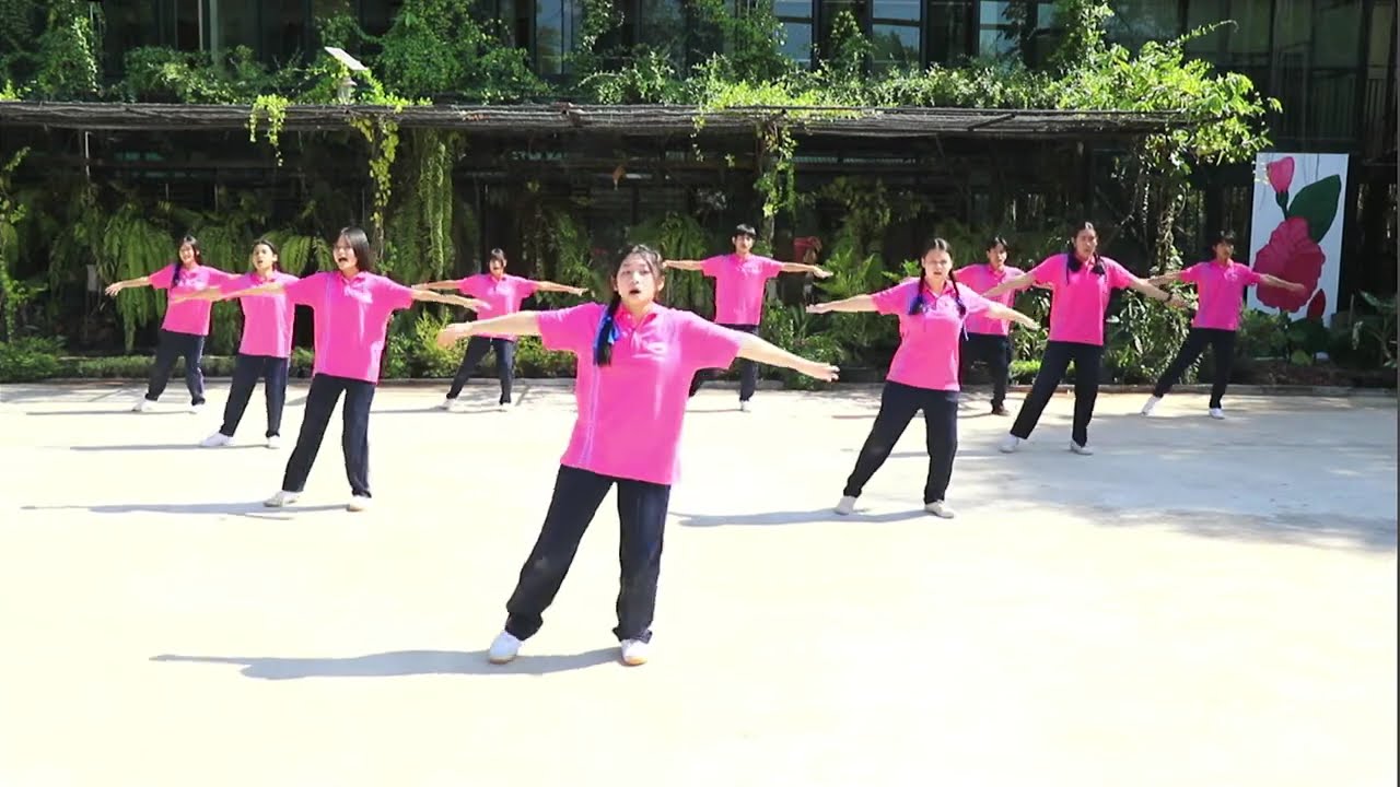 Соревнования по аэробике среди учащихся младших классов средней школы #Ученическое декоративно-пр...