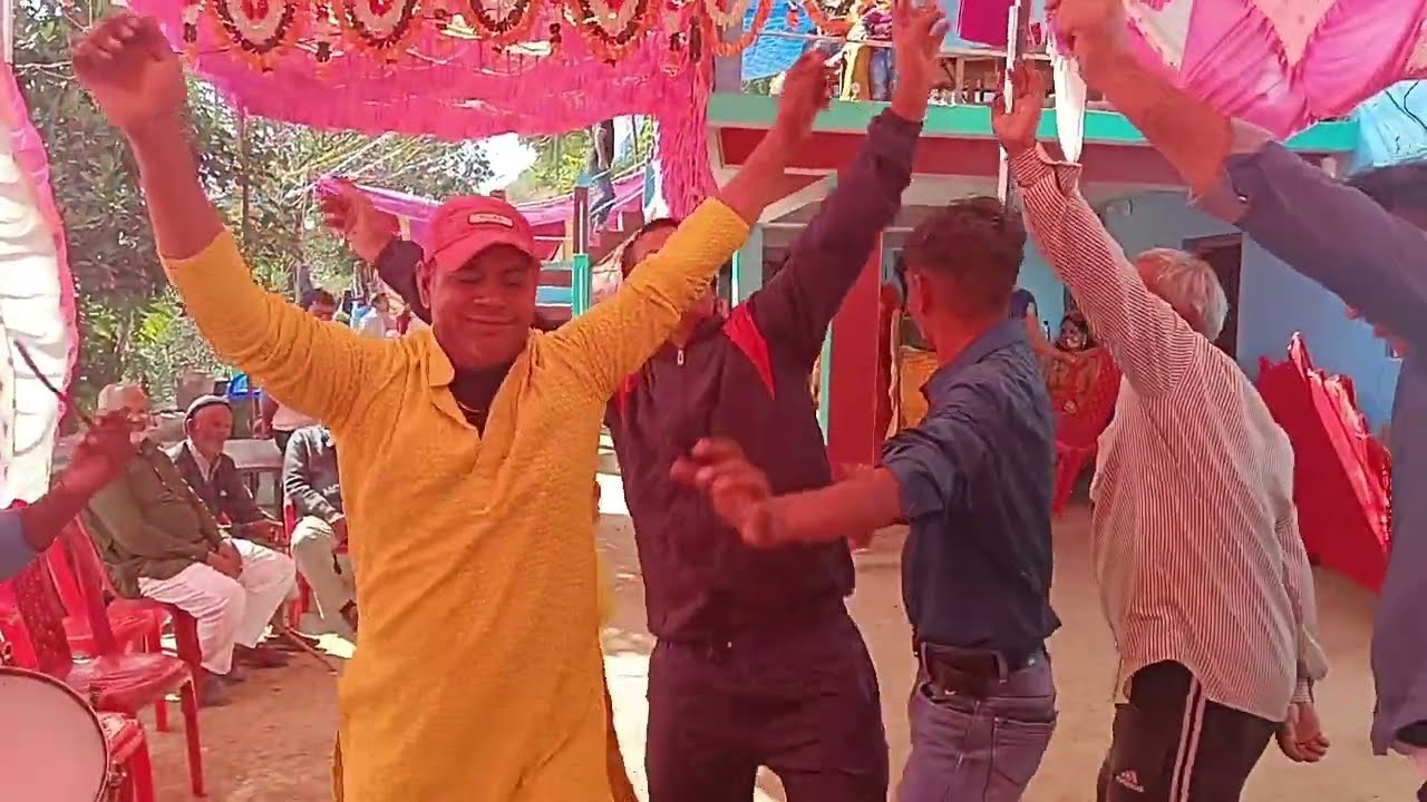 जबरदस्त कलाकार फेमस गढ़वाली घुत्ती बैंड  जी के द्वारा भैजी लेंदु सेल्फी एक बार जरूर सुने 