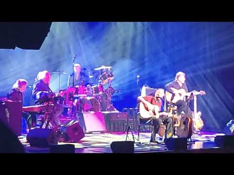 Gordon Lightfoot - If you could read my mind LIVE in Winnipeg, MB