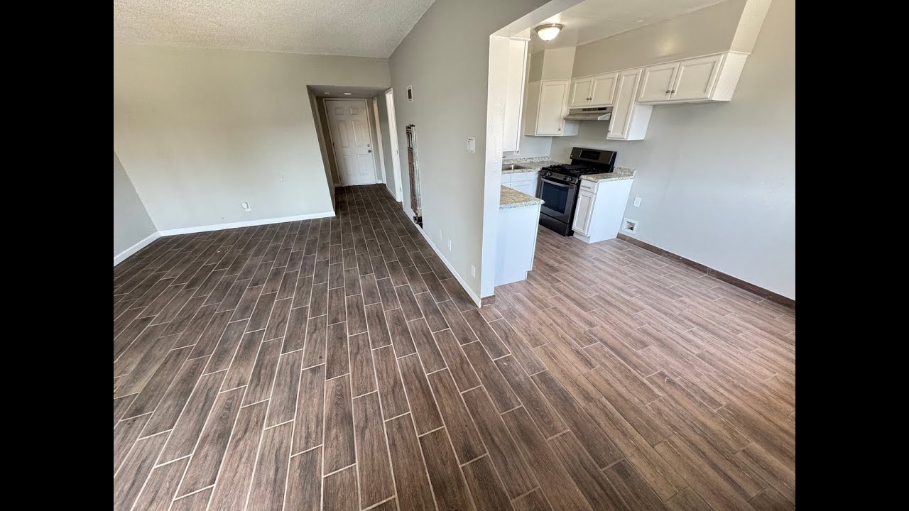 PL11127 - Large Upper Studio Apartment for Rent! (Inglewood, CA)