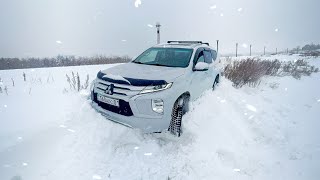 видео: Лопату не забыли? Зимний выезд Mitsubishi Montero Sport картинка: Лопату не забыли? Зимний выезд Mitsubishi Montero Sport