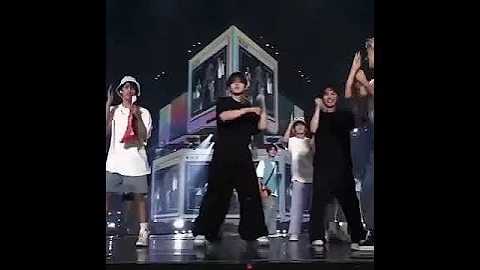 He's really enjoying being goofy😄#seventeen #scoups #hoshi #mingyu #dk #dino #seungkwan #vernon #jun