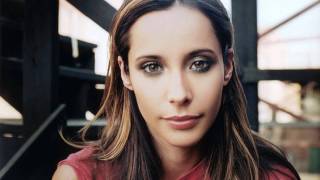 Learning to breathe - Nerina Pallot (original 2005 mix - high quality audio source)