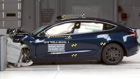 2019 Tesla Model 3 original moderate overlap crash test (extended footage)