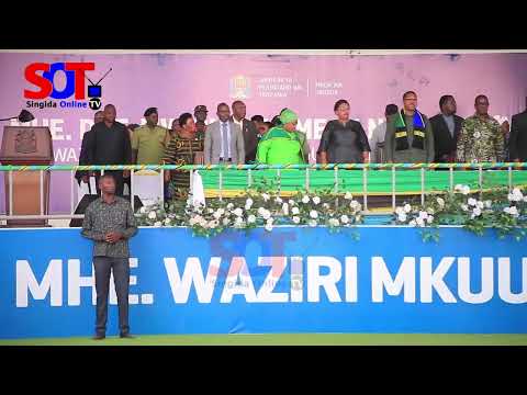 TAZAMA MAANDAMANO YA WANANCHI WAZIRI MKUU AKIINGIA UWANJANI Dkt MWIGULU APOKELEWA KWA KISHINDO