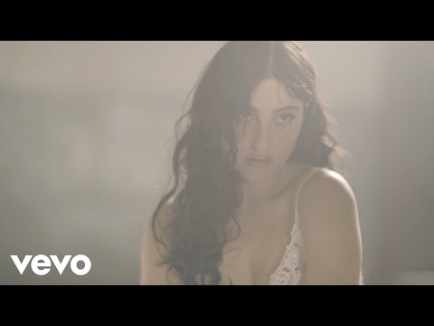 Смотреть клип Banks - I Still Love You