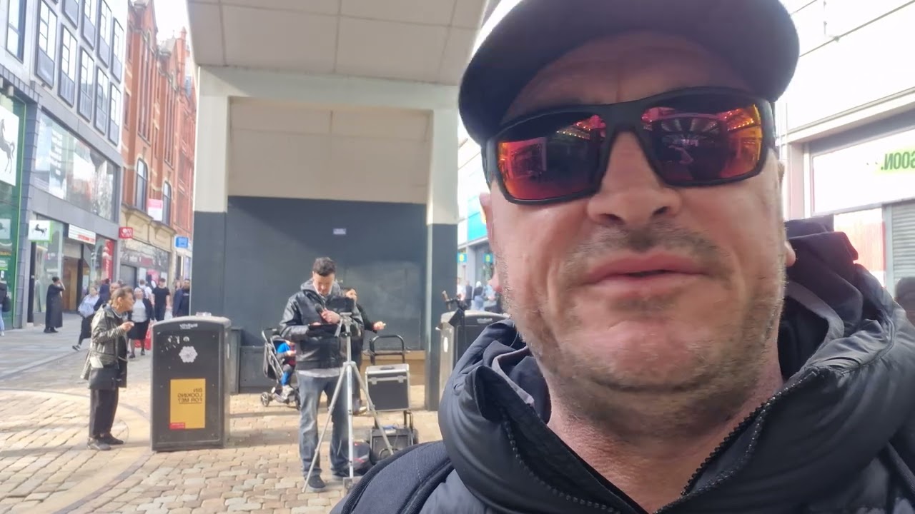 Busker gets moved on by the council wtf😡🤔