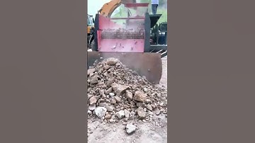 The earth separator screens the soil from the stone.