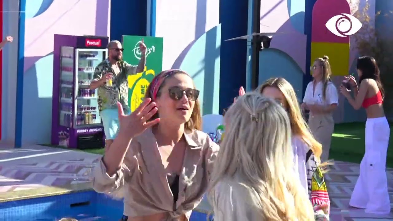 Festë në shtëpi/ Luizi kërcen me Kiarën, djemtë lahen në pishinë - Big Brother Albania Vip 2