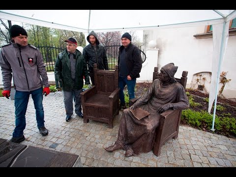 Pomnik Długosza w Pabianicach