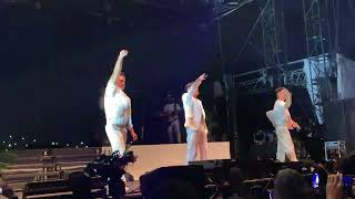 Famous eric nam - sink or swim / undefined [live] Wealth
