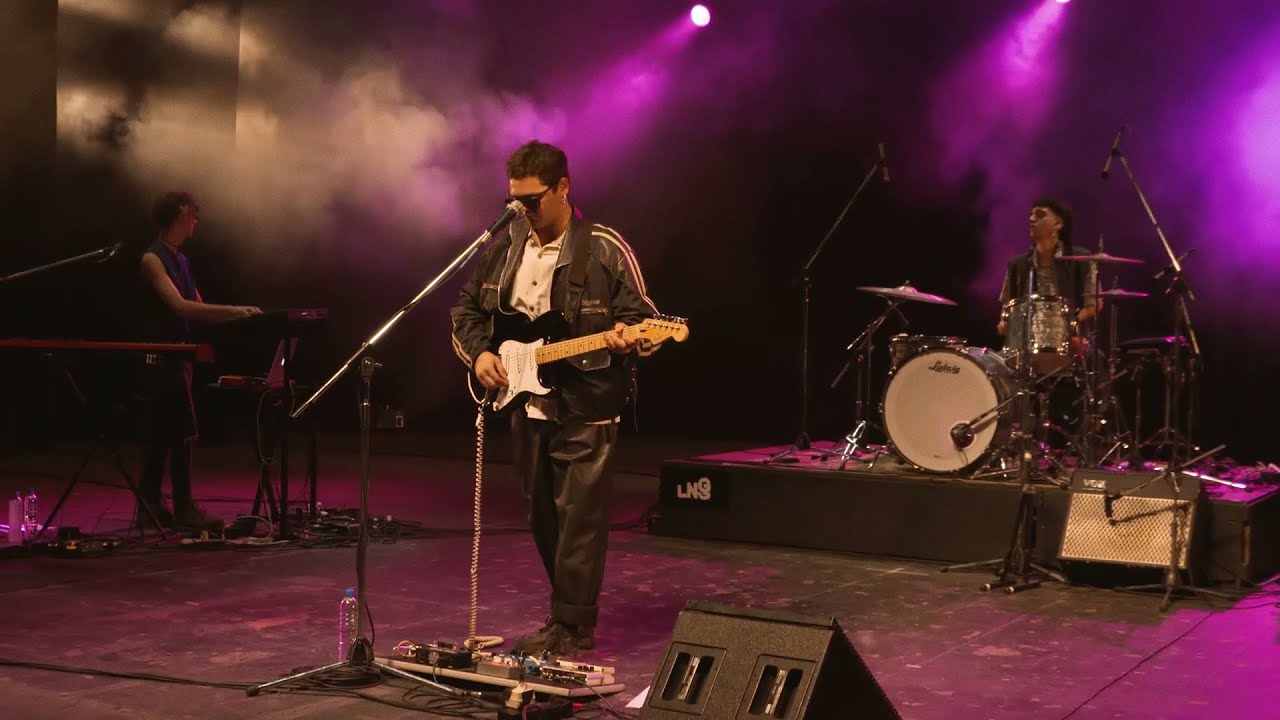 1915 - Prisma (En vivo en el Parque Centenario) adlı videoyu YouTube'da izle 1915 - Prisma (En vivo en el Parque Centenario) adlı videoyu YouTube'da izle
