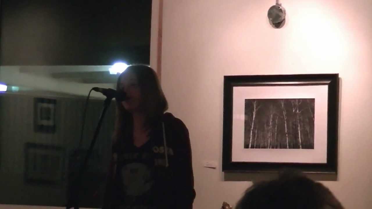 Bronwyn Perry Siren Song (Bat For Lashes) Open mic YouTube