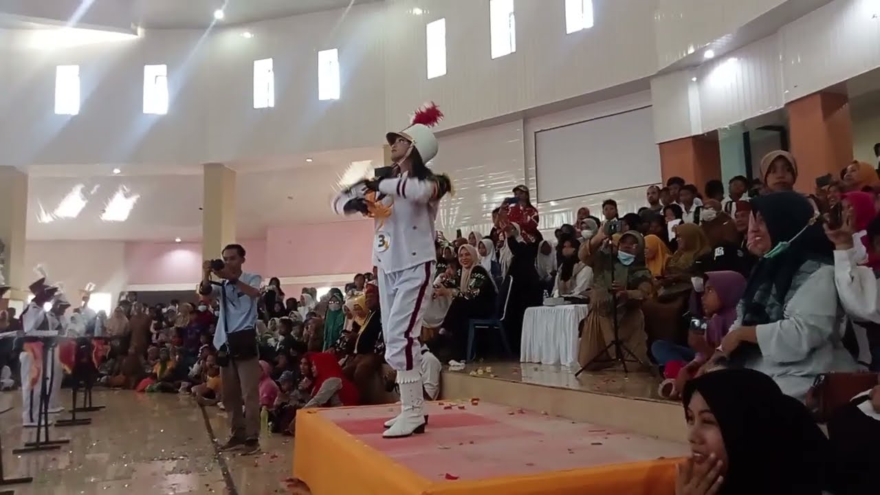 FINAL MARCHING BAND SMP NEGERI 1 KOTA BIMA PENAMPILAN MEMUKAU PENONTON TAHUN 2023