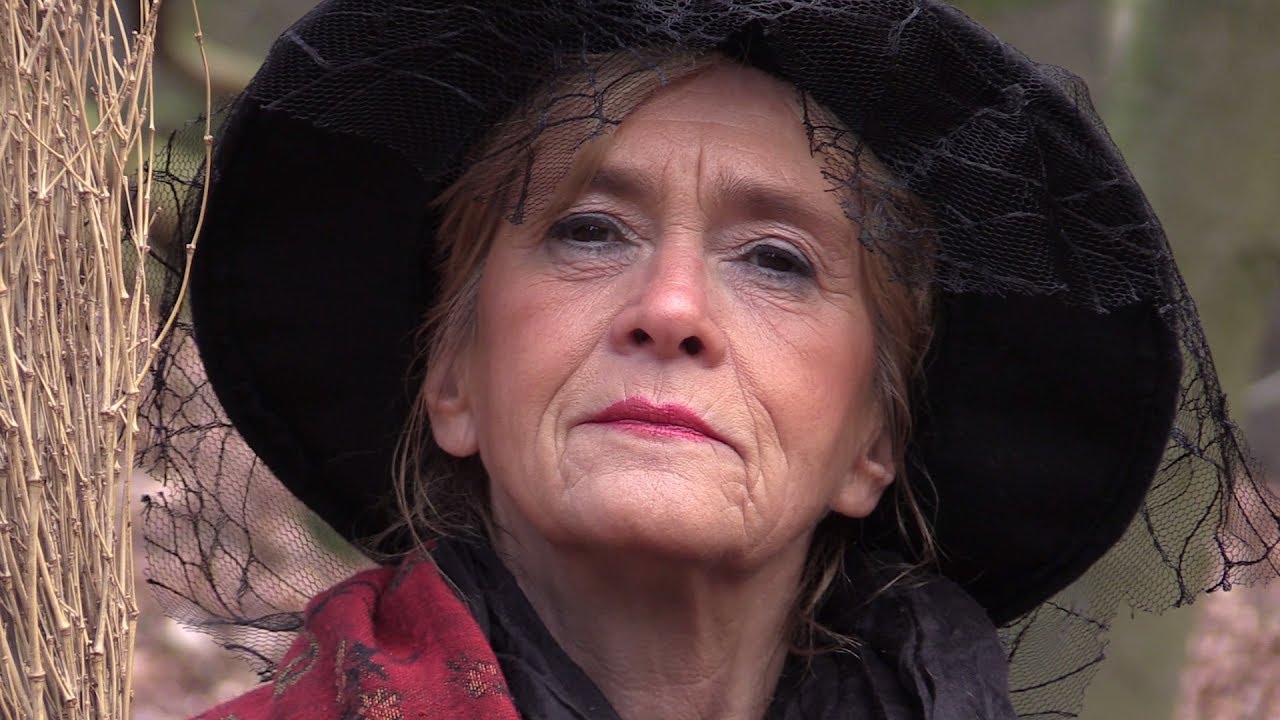 Petroesjka | Het leven van een full-time heks