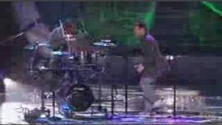American Idol - Top 2- Blake - You Give Love a Bad Name HD