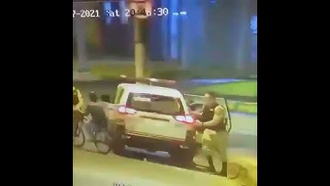 JOVEM DANIFICA VIATURA APÓS ATIRAR PEDRA
