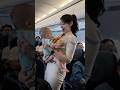 Waw Pramugari Cantik Super Air Jet lagi Gendong Penumpang dalam Pesawat 😁😁🥰🥰👍👍