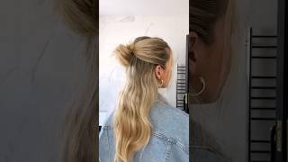 Half up messy bun hairstyle tutorial 💇‍♀️ #hairstyle #hair