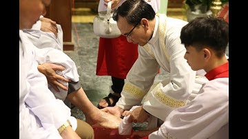 NGHI THỨC RỬA CHÂN CHO CÁC TÔNG ĐỒ - THỨ 5 TUẦN THÁNH