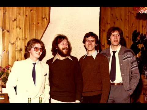 Guarda CD PHOENIX AGAIN (Threefour) su YouTube Guarda CD PHOENIX AGAIN (Threefour) su YouTube