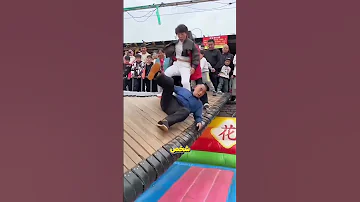 لعبة صينية شهيرة لإسقاط المنافسين Shorts 