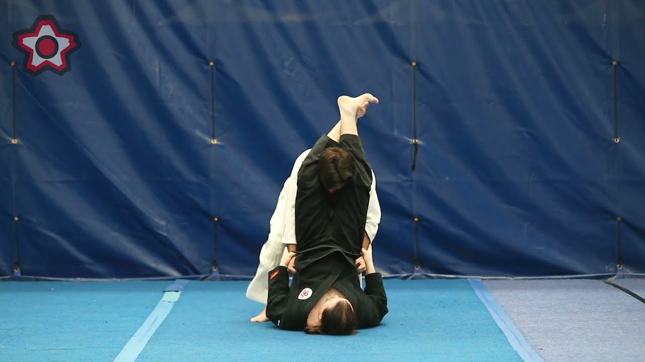 Leg Scissors Headlock - Kyushin Ryu Jujitsu - YouTube