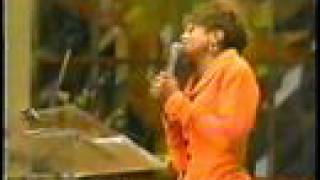 Dorinda sings God Specializes chords