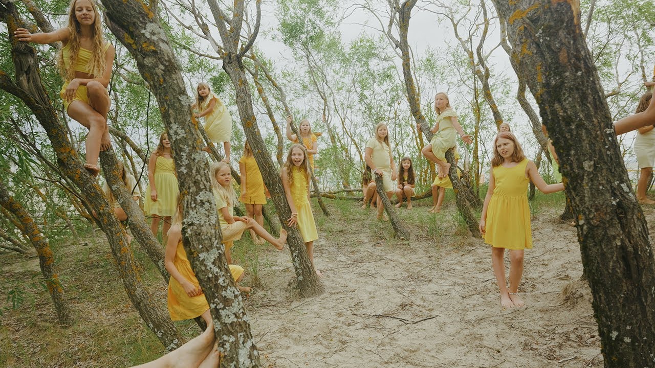 ILMAENNUSTAJA - Taisi Laululapsed