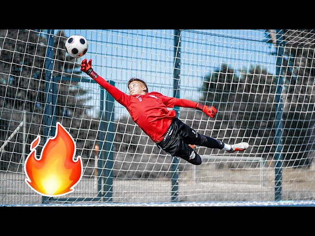 The life of a small goalkeeper aged 12-14 years 