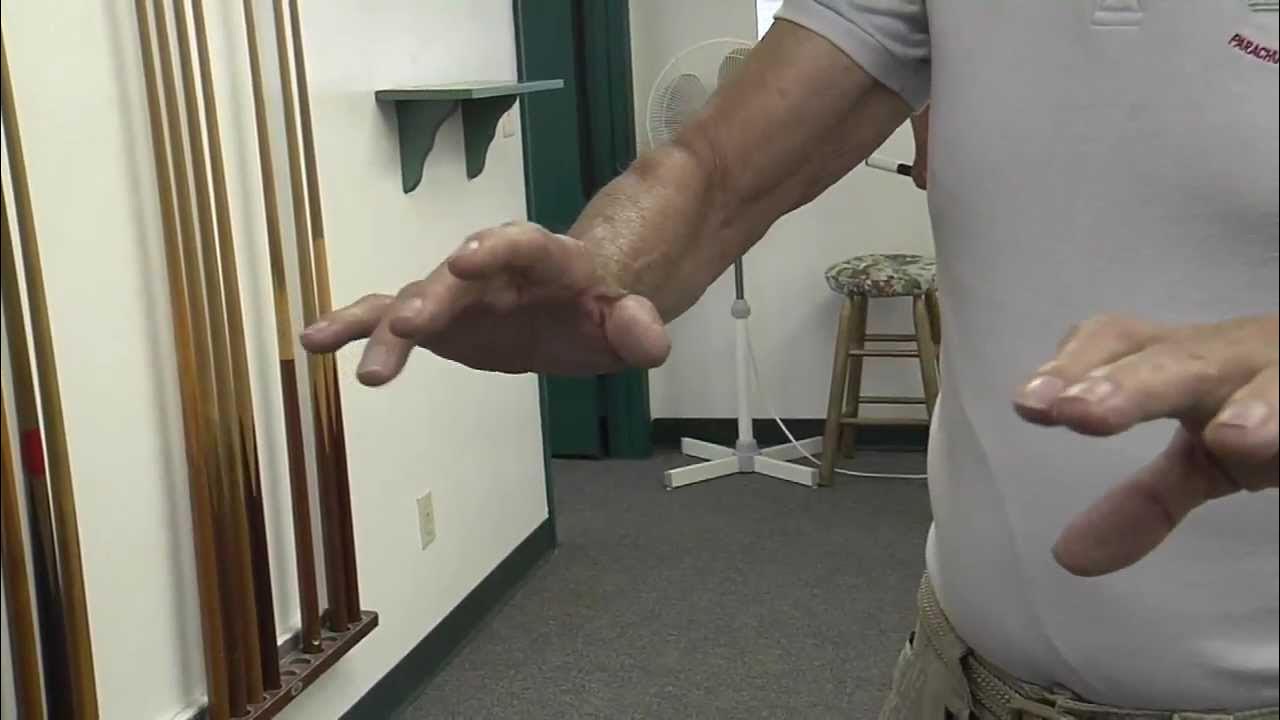 Мандраж рук. Мандраж рук. Трясущиеся руки янаева. Тремор рук. Дрожание пальцев рук.