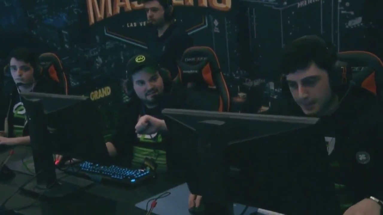 mixwell leaves Hiko hanging