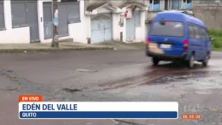 Una fuga de agua preocupa a los vecinos del Edén del Valle, suroriente de Quito