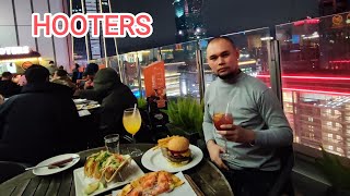 How To Dine At Hooters In Taipei