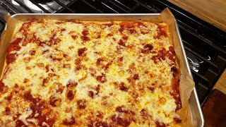 School Lunchroom 🍕 pizza