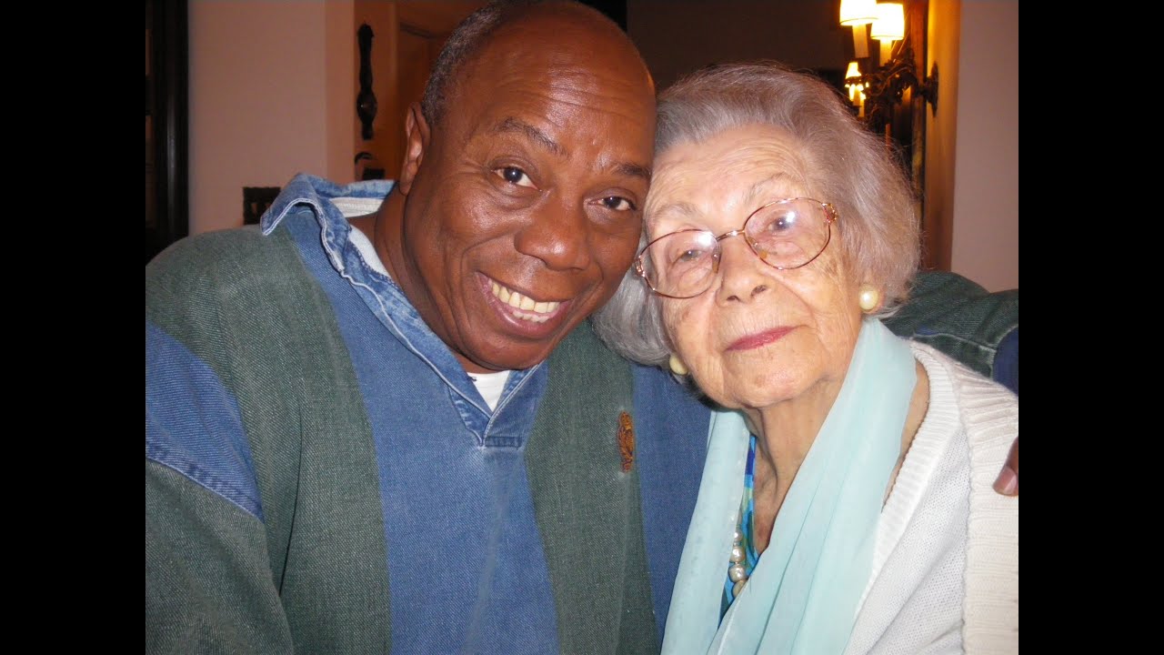 在 YouTube 上观看 O BALÃO 在 YouTube 上观看 O BALÃO