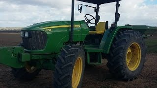 Épandage d'engrais 2015/ John Deere 5725/ Amazone ZA-F 803