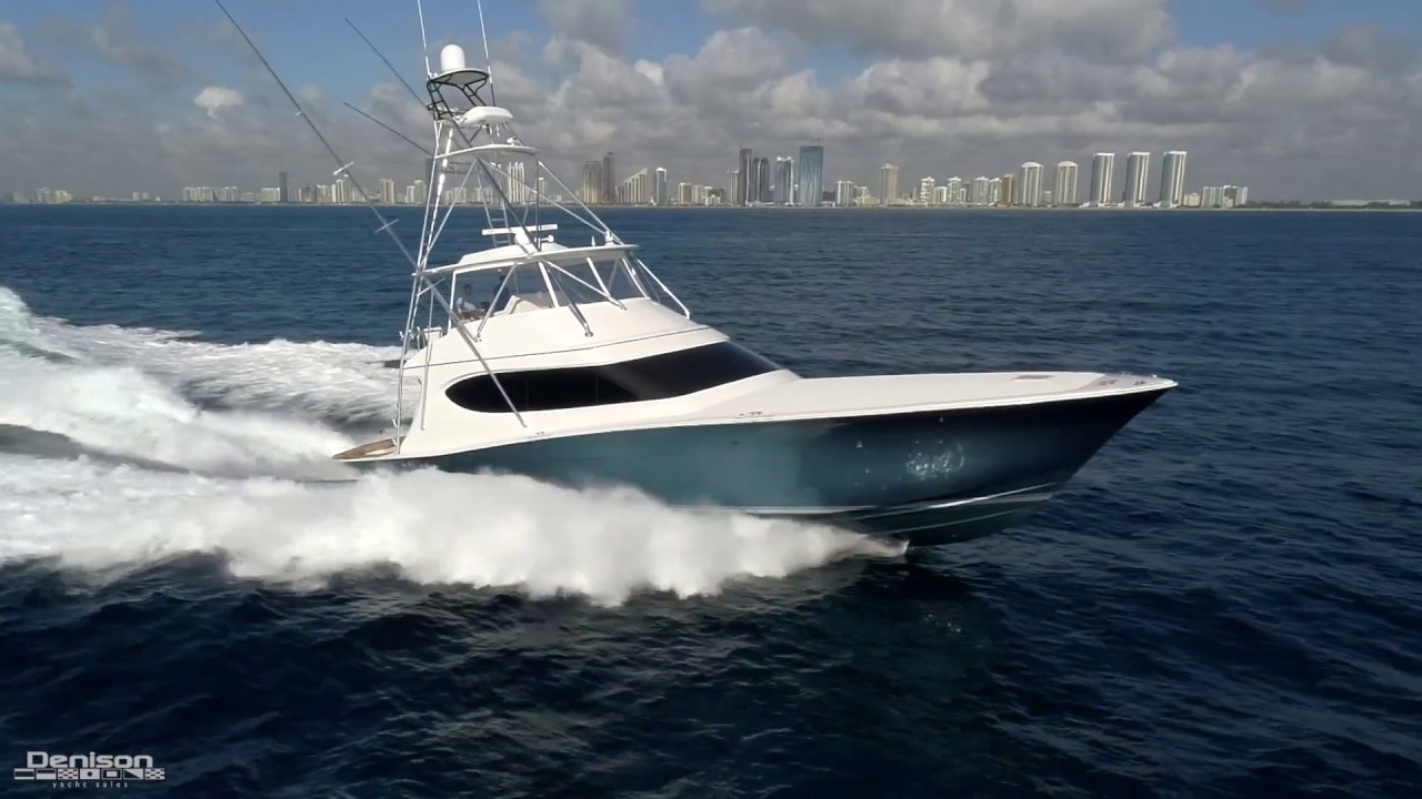 ⁣Hatteras Moves Into Yachts Miami Beach Boat Show