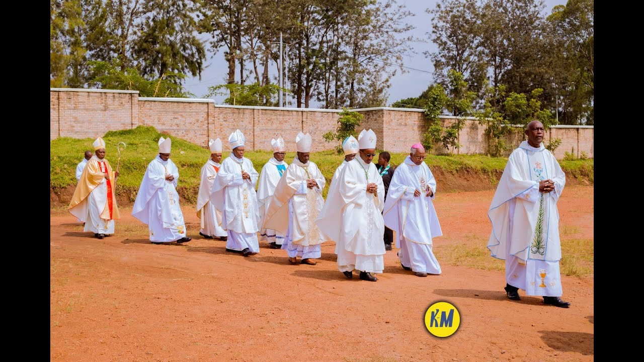 Irebere umutambagiro wa Misa yo gusoza icyumweru cy'uburezi Gatolika ku ...